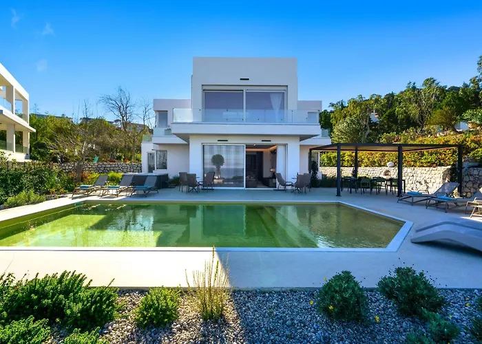 Vista By Del Sol Villa