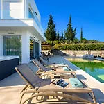 Vista By Del Sol * Rhodes City